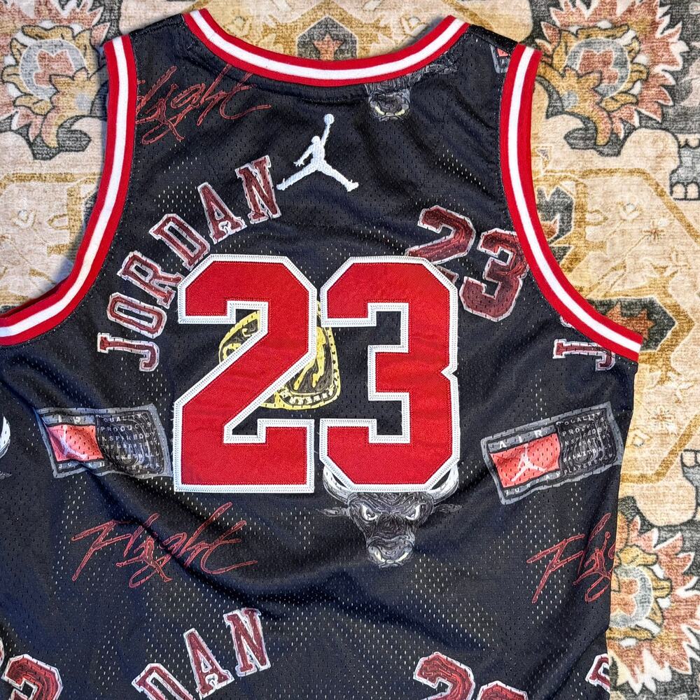 Jordan Basketball Embroidered Graphic Chicago Bulls Tank Top Gym Boys Large - Picture 6 of 11